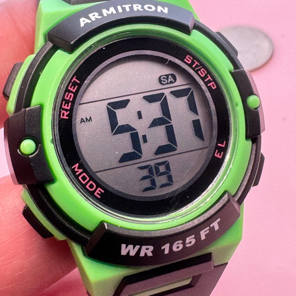 Sports Watch 
Armitron Brand
Small Watch for Ladies /Teen or Kids 35mm Diameter